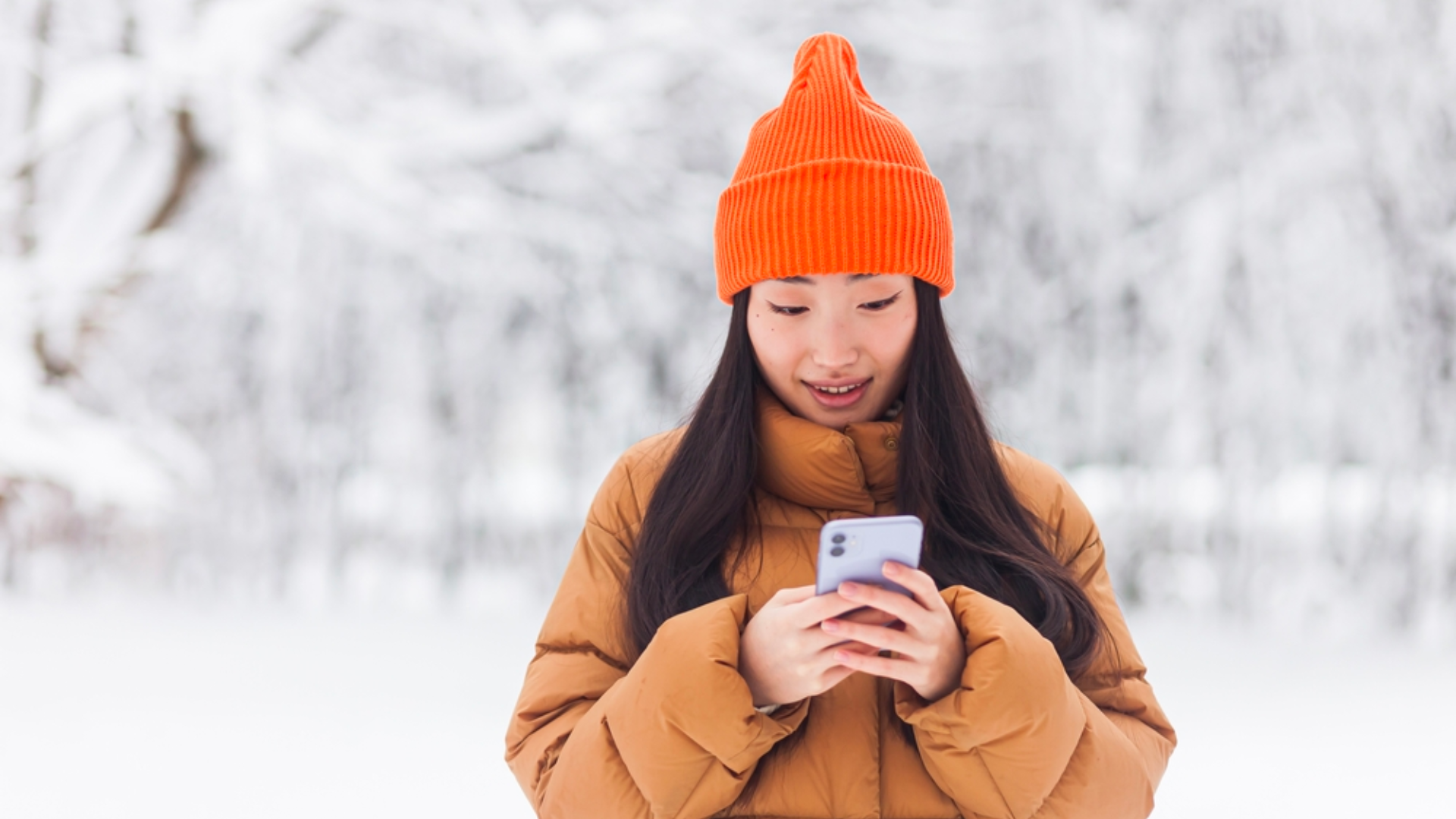 Exposing your phone to extreme temperatures